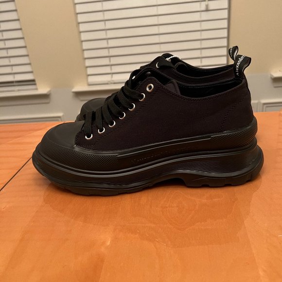 Alexander Mcqueens - Picture 1 of 4